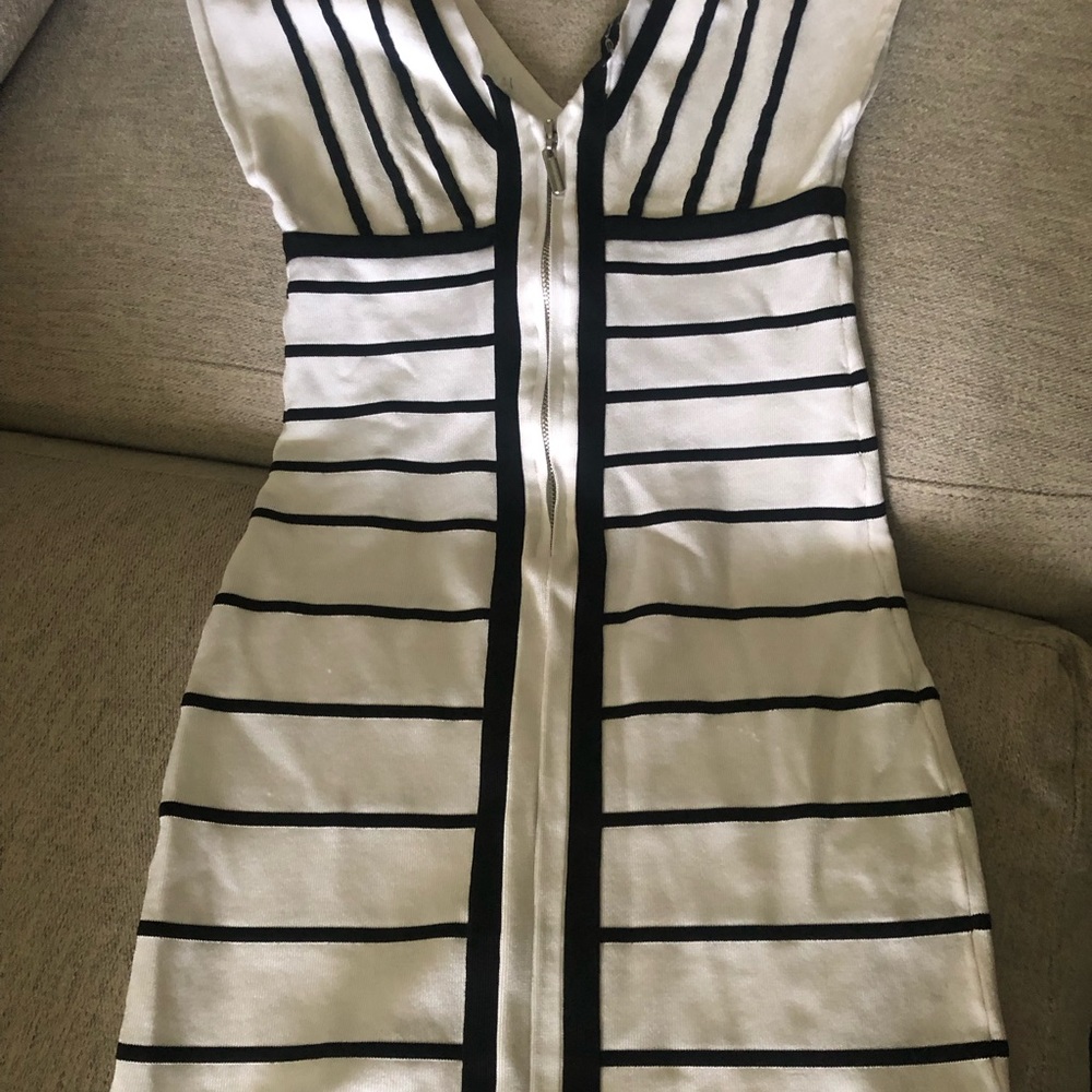 Dress - Picture 6 of 7